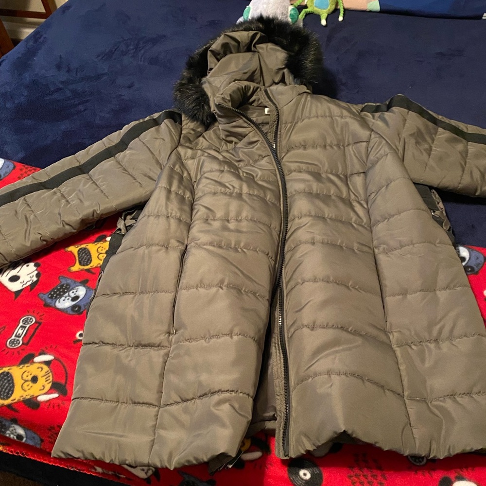 plus size winter coat. Worn once. Army green. Size 26/28